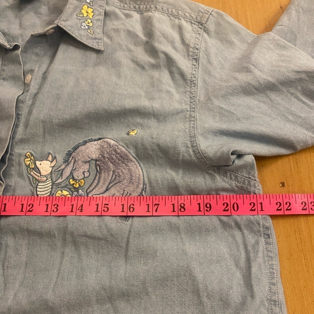 Disney Winnie the Pooh Tigger Eeyore Women’s Denim Button Down Size M/L - Picture 11 of 15